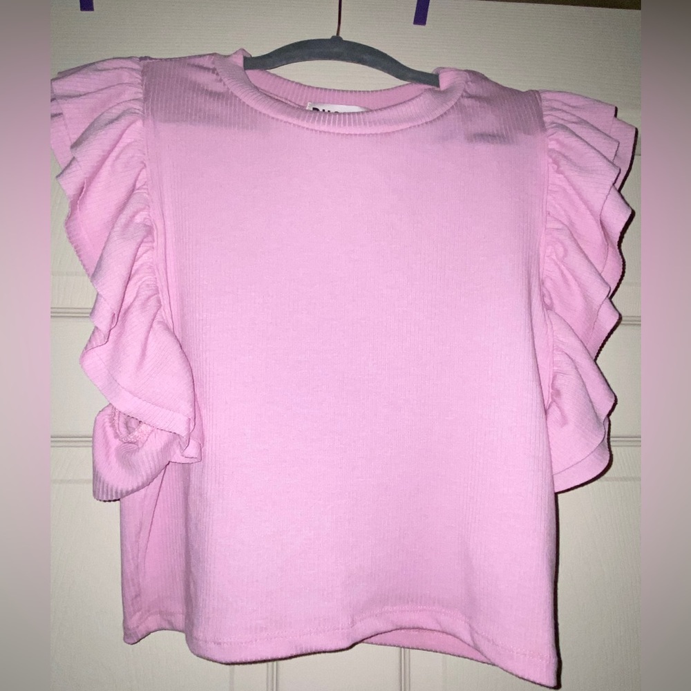 Bucket List ruffle sleeve top